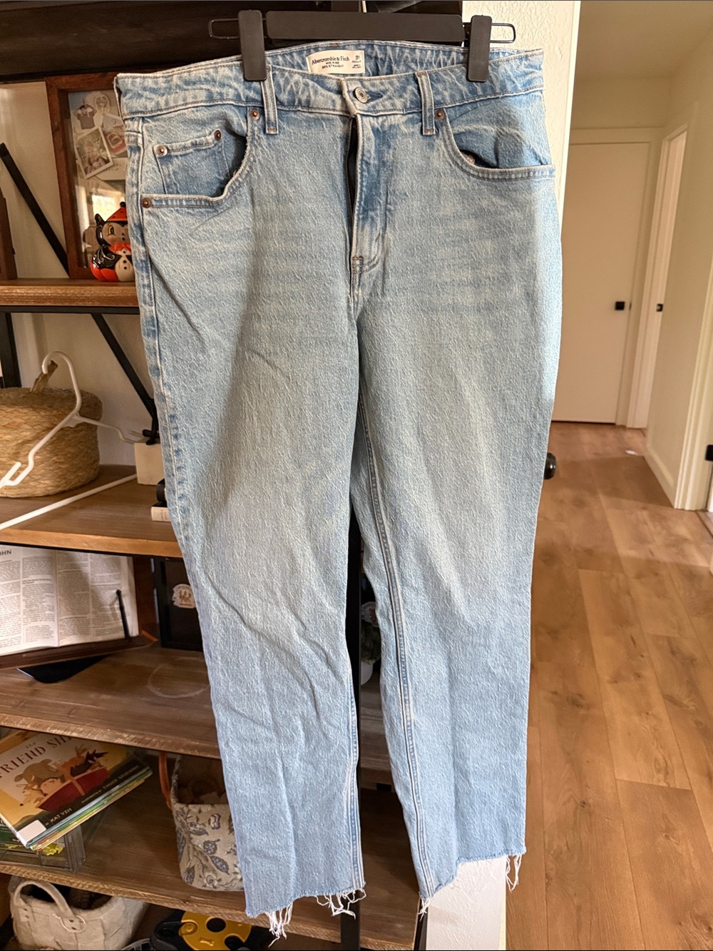 Abercrombie Light Blue women’s curve love Jeans - mid rise 90’s straight size 31